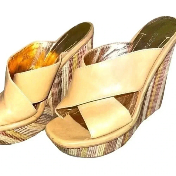 Beautiful Wedges by BCBG - Picture 1 of 6